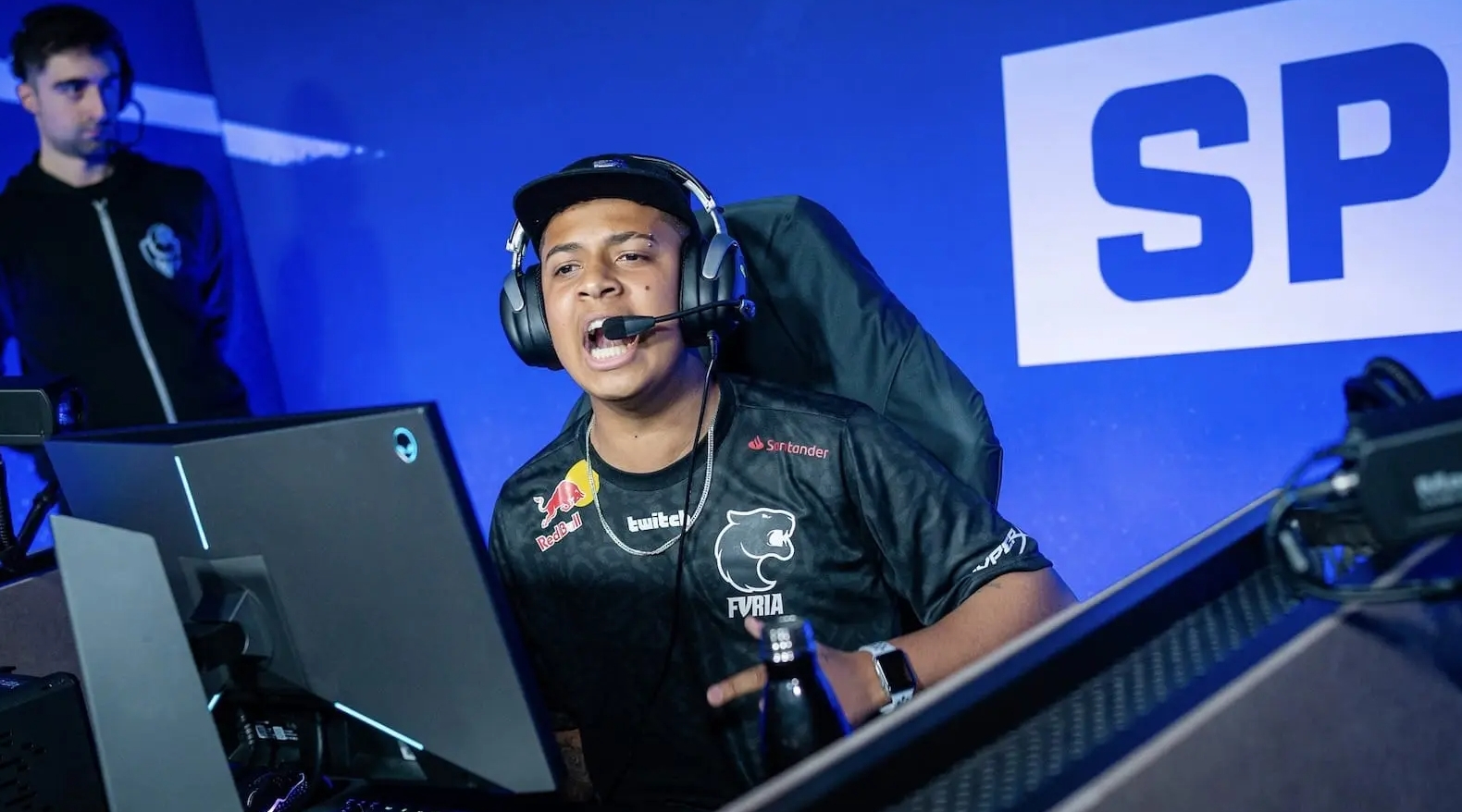 股为何获此 股为何获此