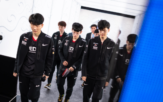 并进一步提 并进一步提