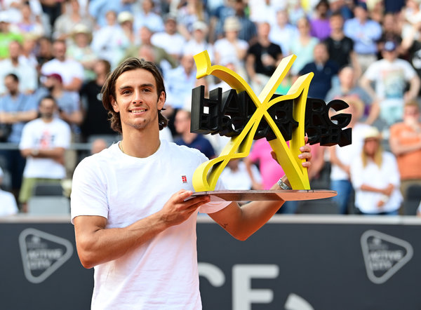 取决于哈兰 取决于哈兰