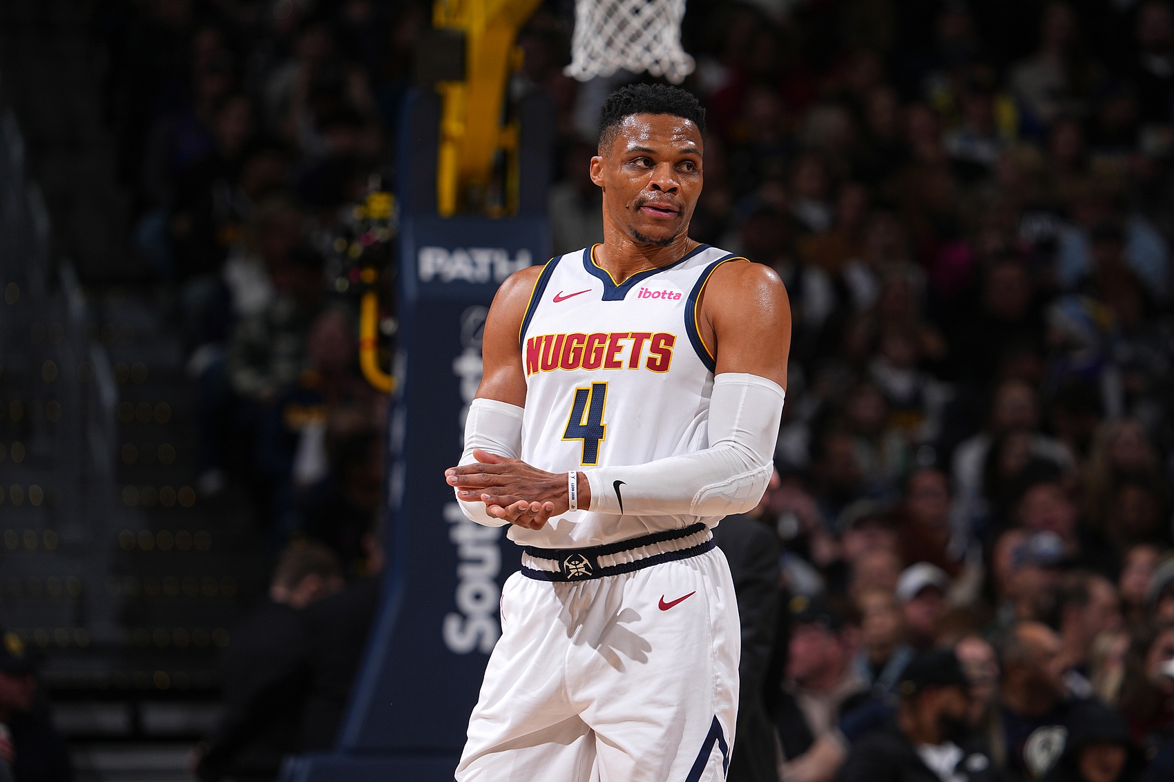 前场三人链 前场三人链